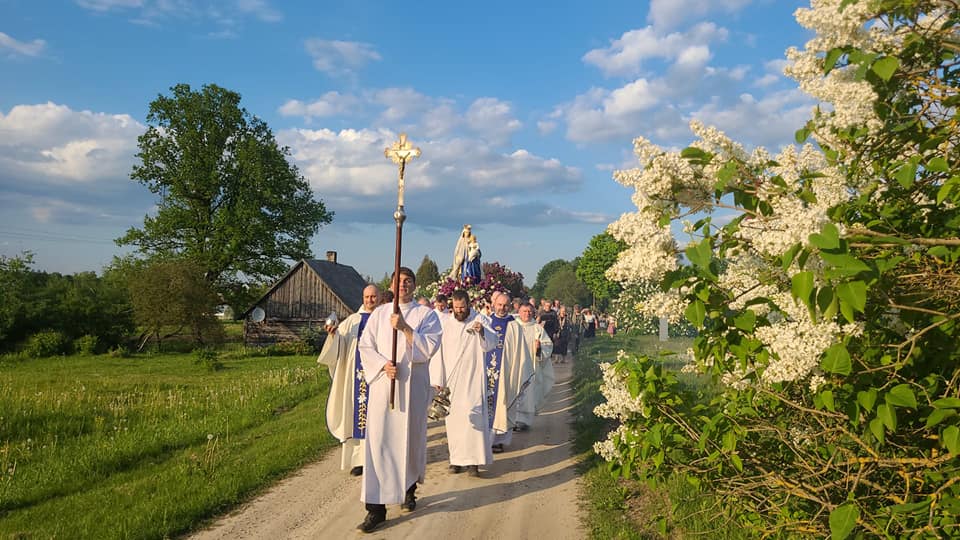 Gaismas gājiens pa Skaistkalnes ielām.
Autors: No draudzes albuma