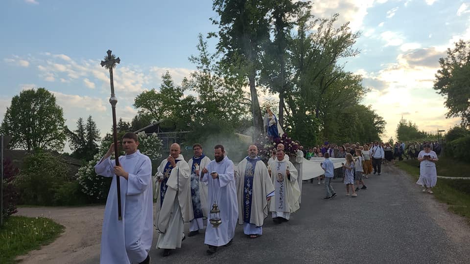 Gaismas gājiens pa Skaistkalnes ielām.
Autors: No draudzes albuma