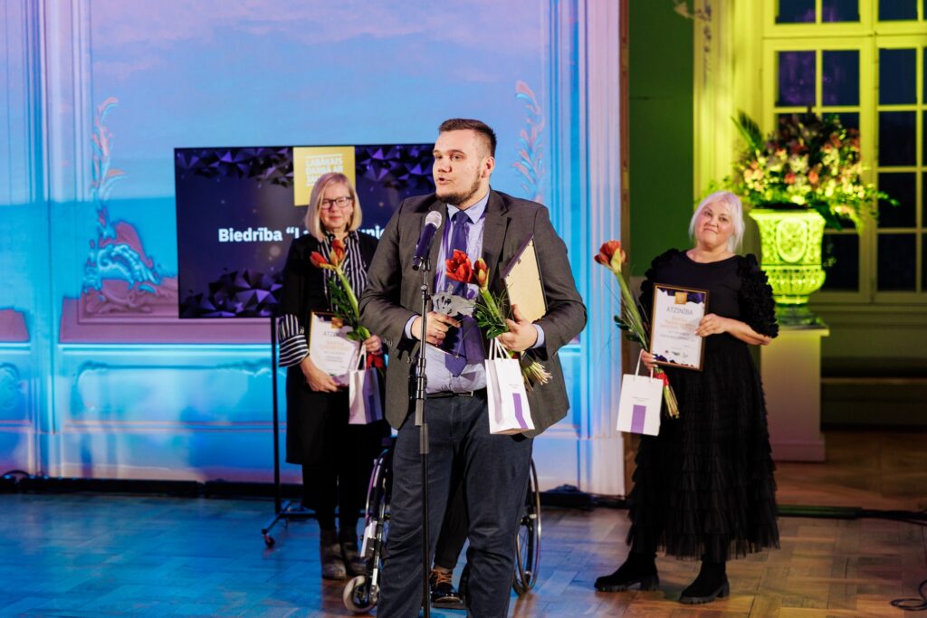 Autors: Izglītības un zinātnes ministrija