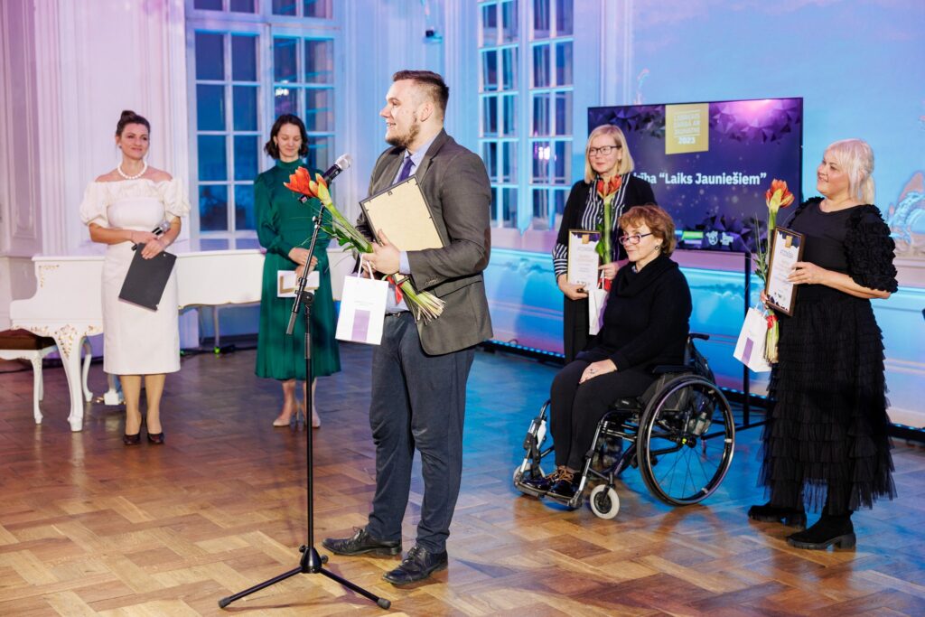 Autors: Izglītības un zinātnes ministrija