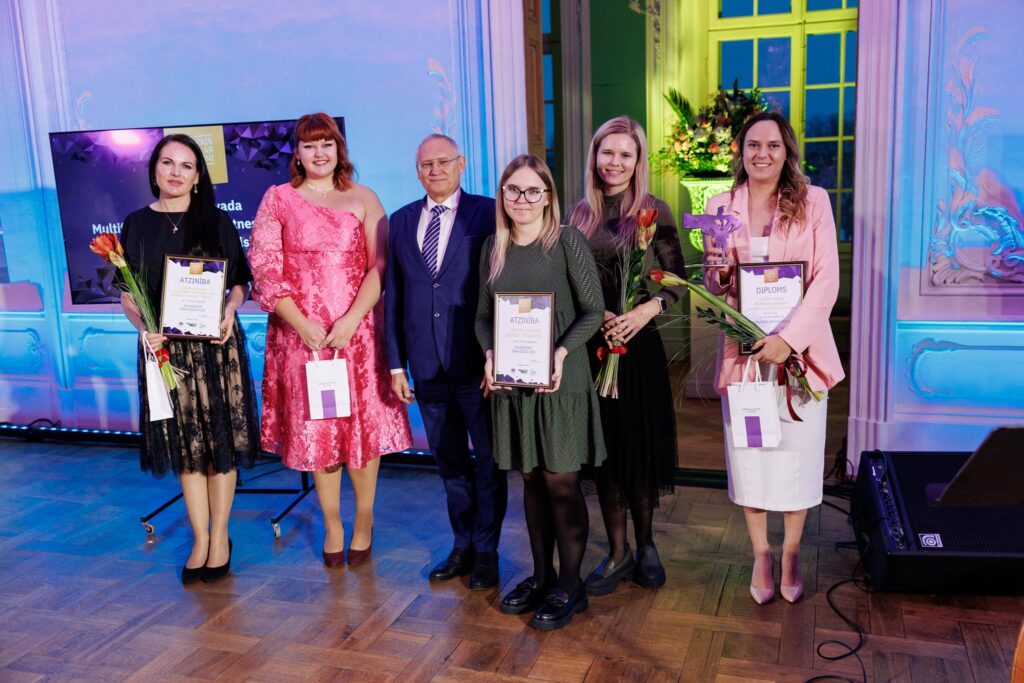 Autors: Izglītības un zinātnes ministrija