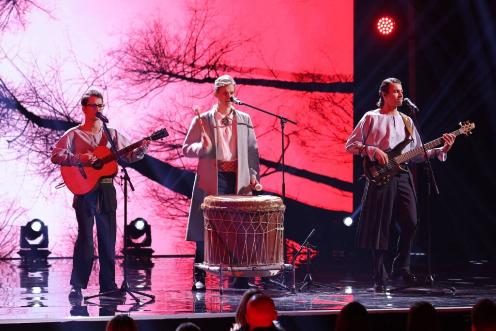 Grupā "Bekars" darbojas Armands Rutkovskis (no kreisās), Jānis Biezais un Varis Jātnieks.
Autors: Publicitātes foto