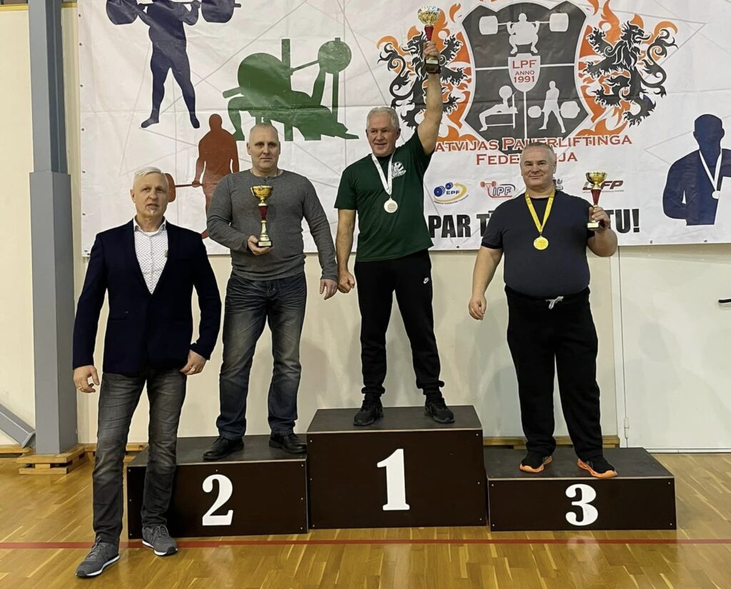 Autors: Foto no Latvijas Pauerliftinga federācijas albuma. 