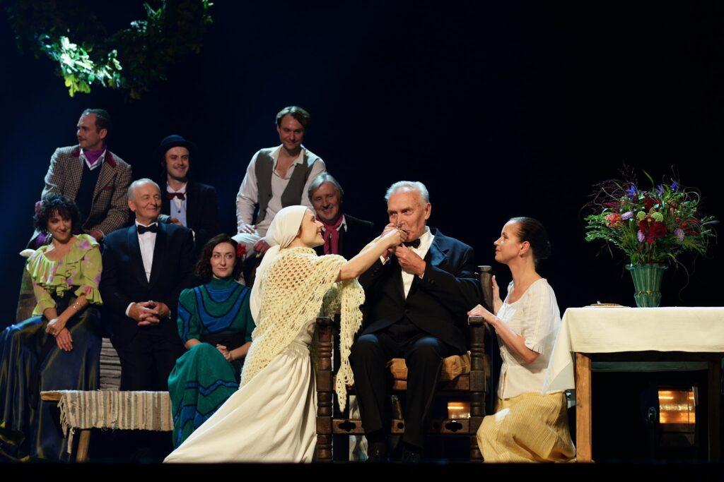 Autors: Nacionālā teātra albuma