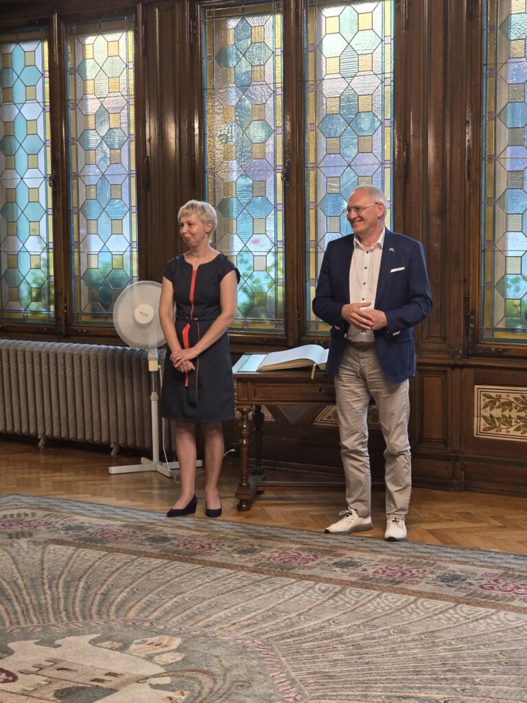 Autors: Martin Hurdálek, Nāhodas pašvaldība