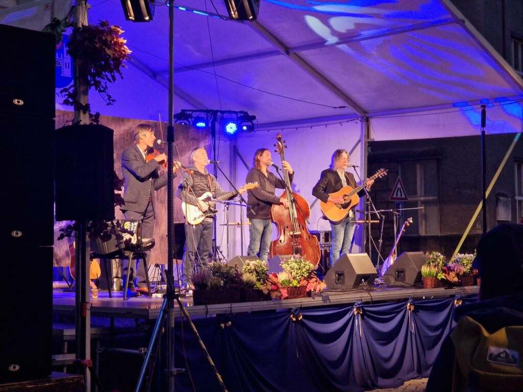 Autors: Tomáš Menec, Nāhodas pašvaldība