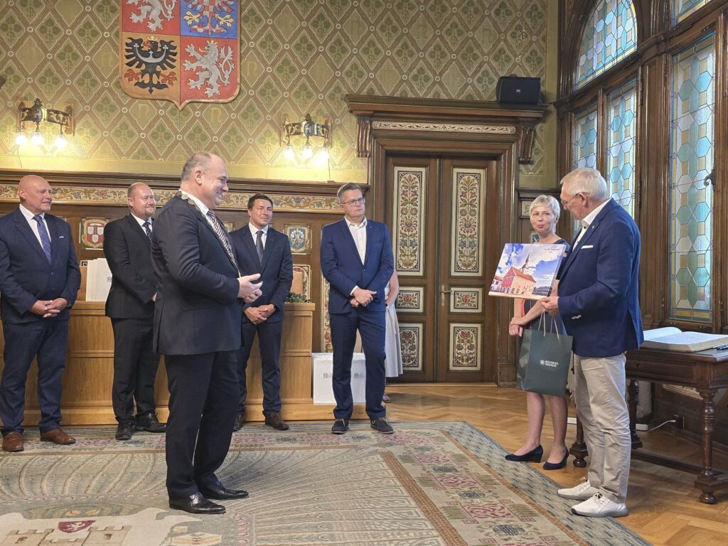 Autors: Martin Hurdálek, Nāhodas pašvaldība