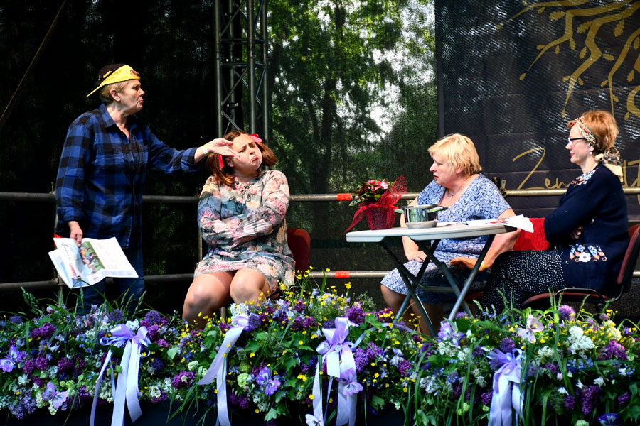 Stelpes amatierteātris «Re, mēs te!», režisore Dagmāra Venclova.
Autors: Ivars Bogdanovs