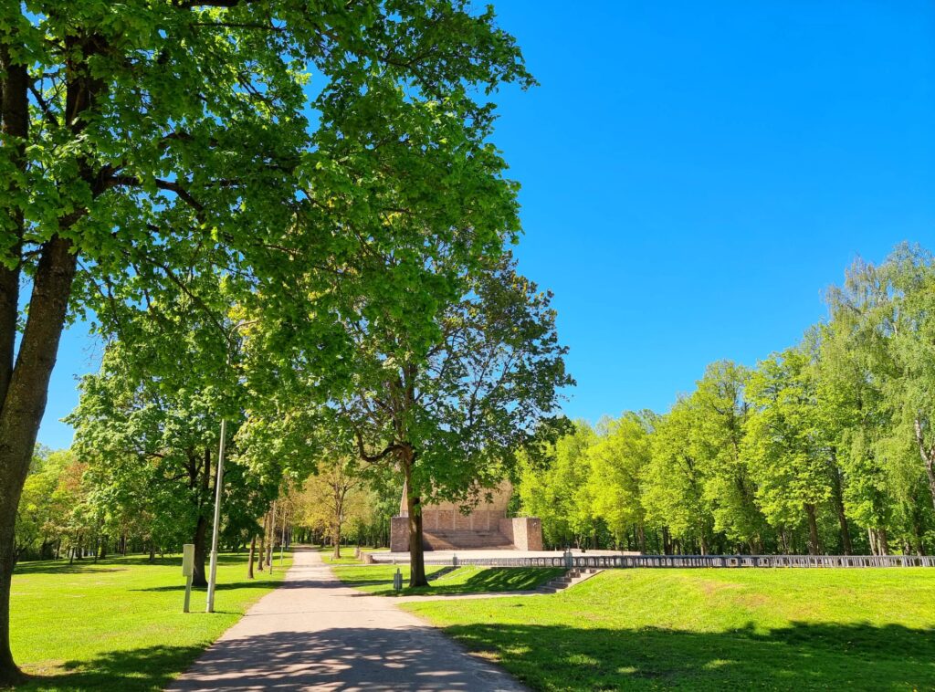 Autors: www.bauskasdzive.lv