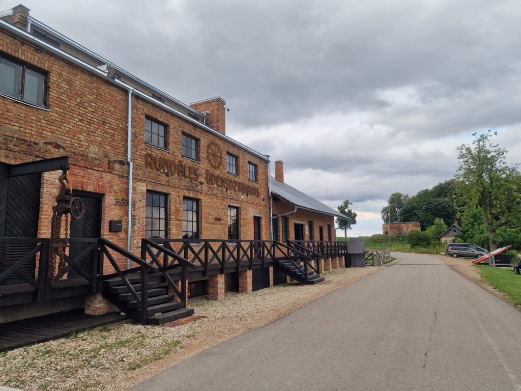 Aluksniesiem.lv raksta attēla aizvietotājs