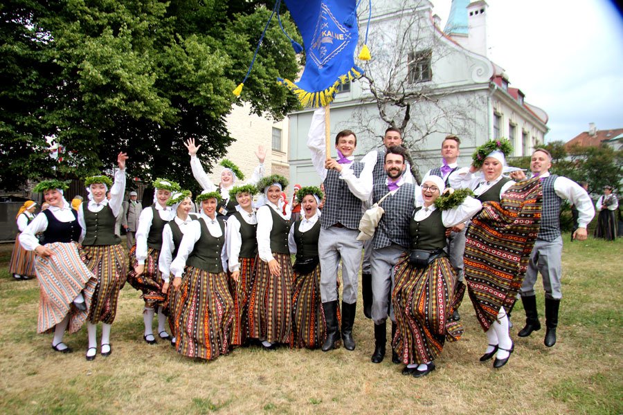 «Skaistkalne» – vidējās paaudzes deju kopa ar atraktīviem dalībniekiem.
Autors: Foto – Ingrīda Punka