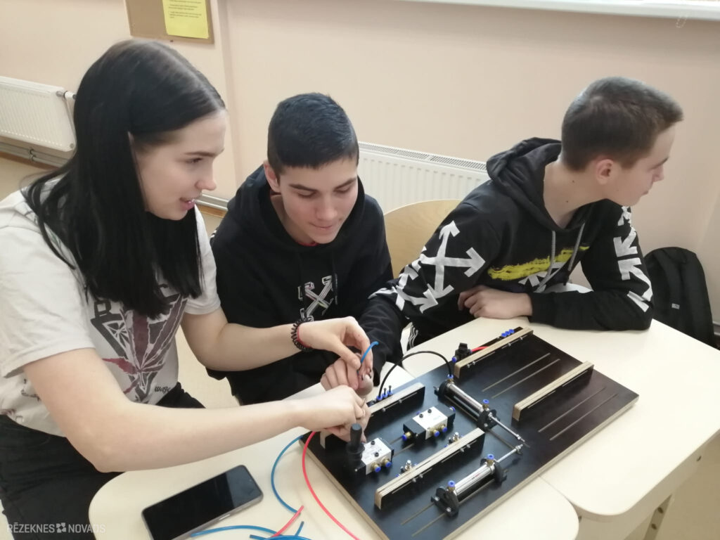 Aluksniesiem.lv raksta attēla aizvietotājs