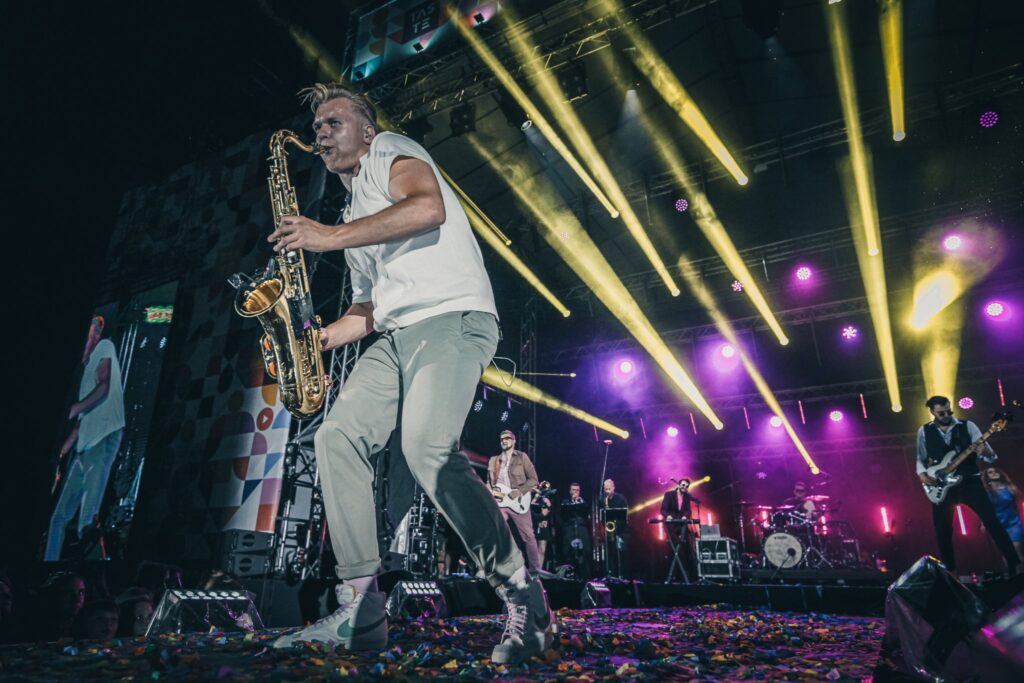 Autors: Mareks Gaļinovskis 