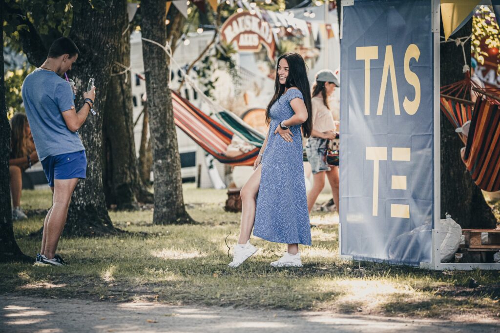 Autors: Mareks Gaļinovskis 