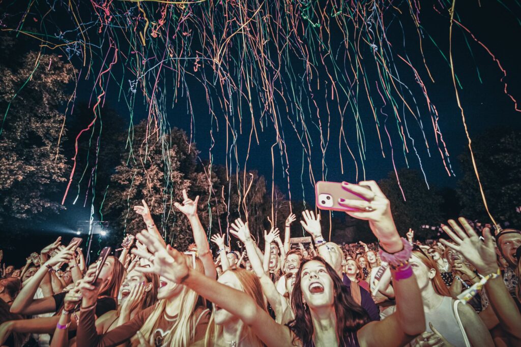 Autors: Mareks Gaļinovskis 