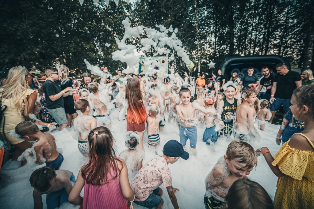 Autors: Mareks Gaļinovskis 