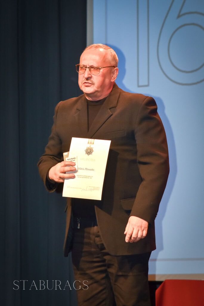 VUGD apbalvojumu saņem  Bauskas novada pašvaldības darba aizsardzības speciālists Māris Plēsnieks.
Autors: staburags.lv