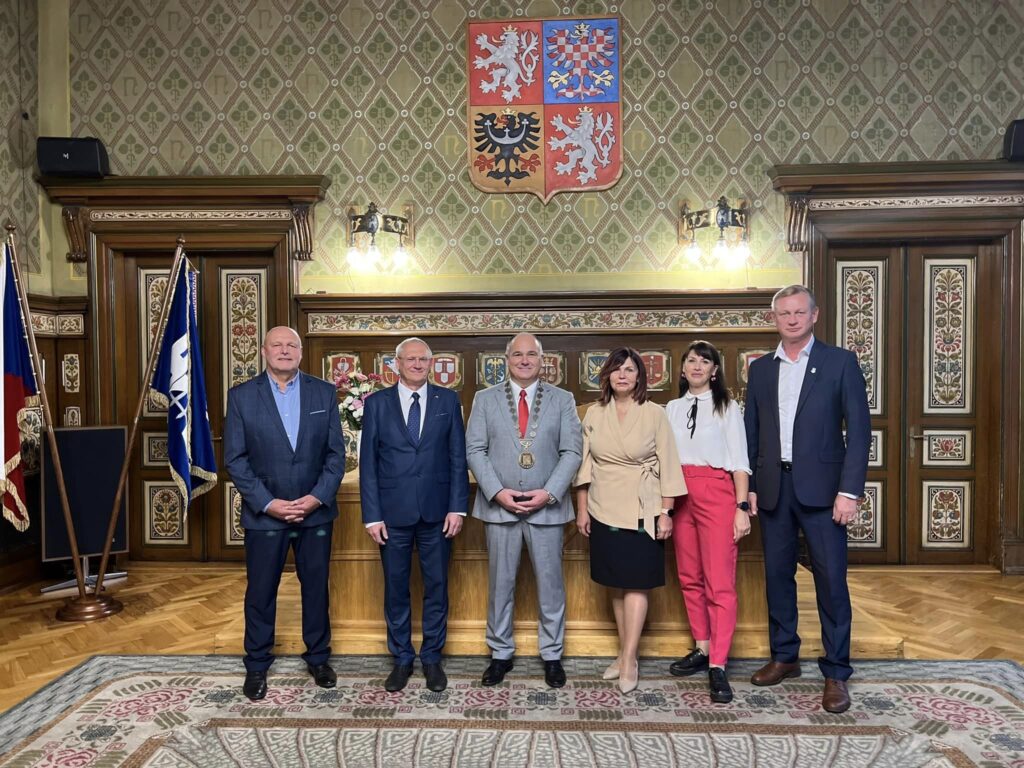 Autors: Tomáš Menec, Nāhodas pašvaldība