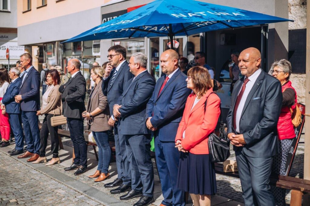 Autors: Tomáš Menec, Nāhodas pašvaldība