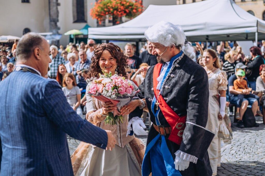 Autors: Tomáš Menec, Nāhodas pašvaldība