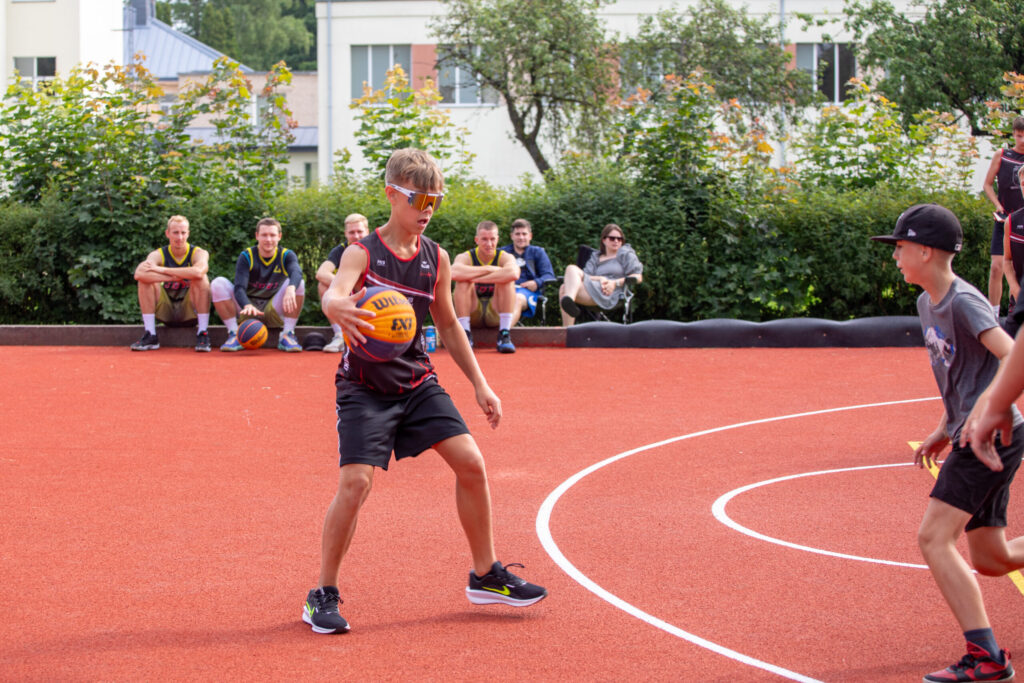 Autors: www.bauskasdzive.lv