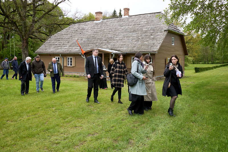 Aluksniesiem.lv raksta attēla aizvietotājs