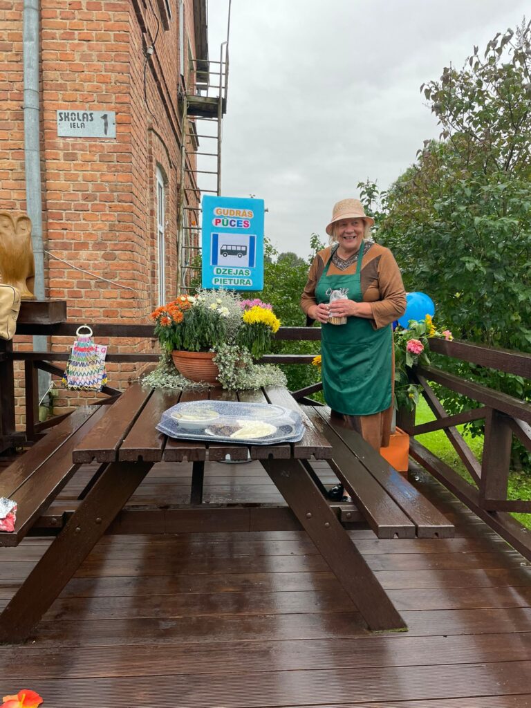 Daiga Jakuška Gudrās pūces Dzejas pieturā. Foto: Ruta Dābola