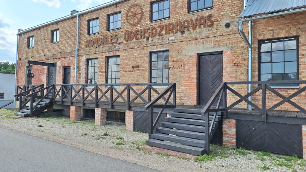 Aluksniesiem.lv raksta attēla aizvietotājs