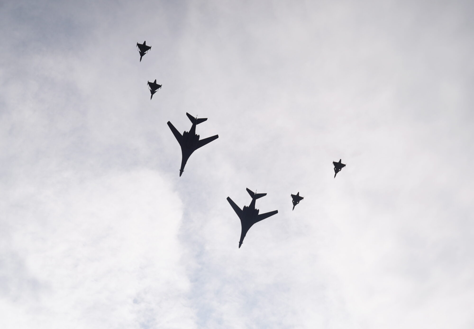 NATO pastiprinās austrumu flanga dalībvalstu gaisa aizsardzību