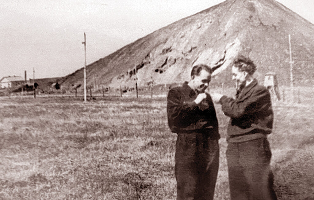 Jānis Zemtautis un Pēteris Koralis. Vorkutas 6. šahta. 1957. gada jūlijs.
Autors: Foto no Zemtautu un Ļevčenko ģimenes albuma.