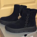 Pārdod sieviešu pavasara-rudens zamša puszābakus Gabor, jauni 39.izmērs 53€.